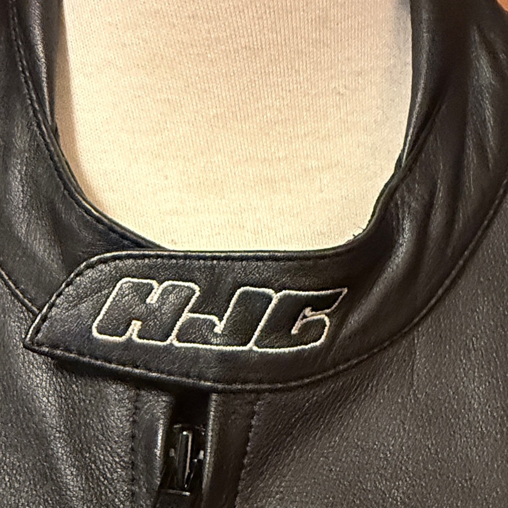 HJC professional Black and Red Leather Motorcycle Jacket. 48 - Picture 9 of 15